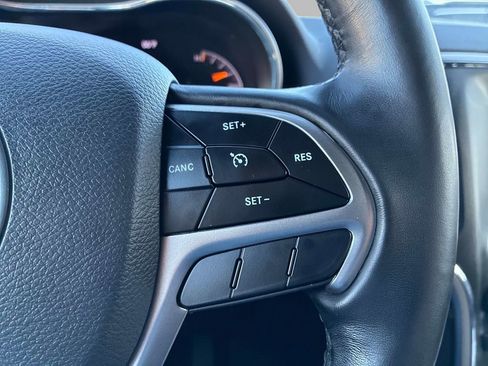 Certified 2021 Jeep Grand Cherokee Laredo AWD/4WD image 22