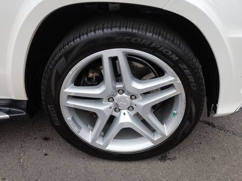 Used 2013 Mercedes-Benz GL 550 4MATIC image 23