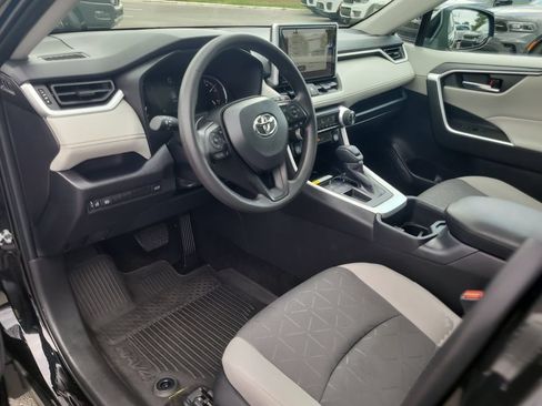 Used 2025 Toyota RAV4 XLE w/ Convenience Package FWD image 18
