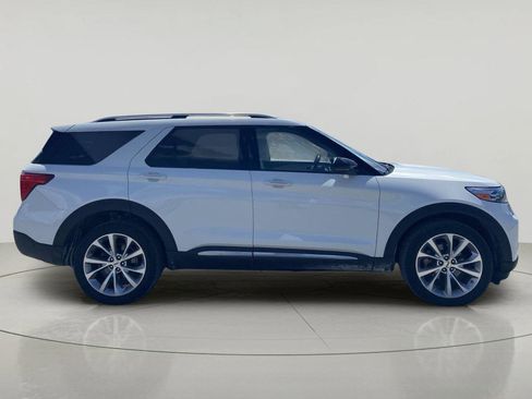 Used 2021 Ford Explorer Platinum w/ Equipment Group 601A AWD/4WD image 2