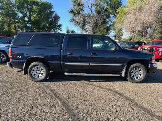 Used 2005 GMC Sierra 1500 SLE w/ Off-Road Package AWD/4WD image 9