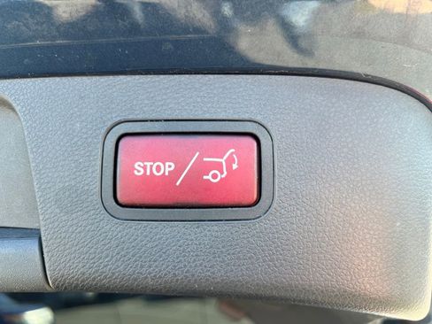 Used 2019 Mercedes-Benz GLA 250 4MATIC image 29