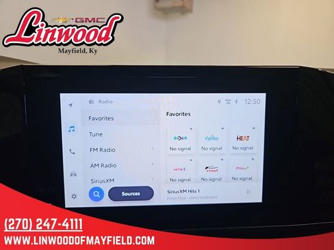 Used 2025 Toyota Camry SE w/ Convenience Package FWD image 24