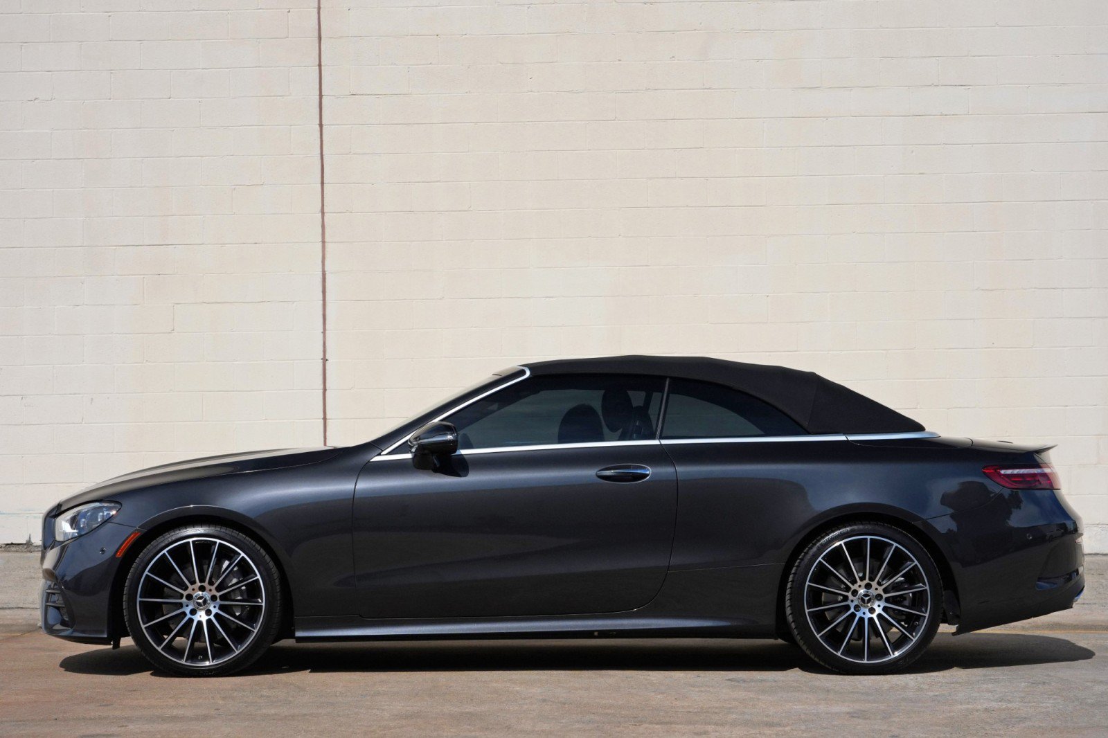 Used 2023 Mercedes-Benz E 450 Cabriolet w/ AMG Line image 9