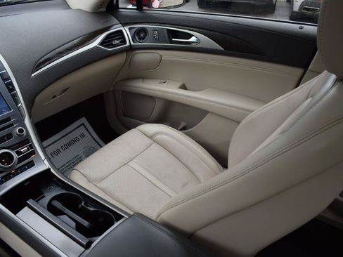 Used 2020 Lincoln MKZ Reserve w/ Elements Package FWD image 17