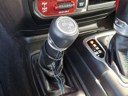 Used 2022 Jeep Wrangler Unlimited Rubicon 4xe w/ Cold Weather Group AWD/4WD image 24