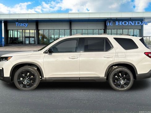New 2026 Honda Pilot Black Edition image 7