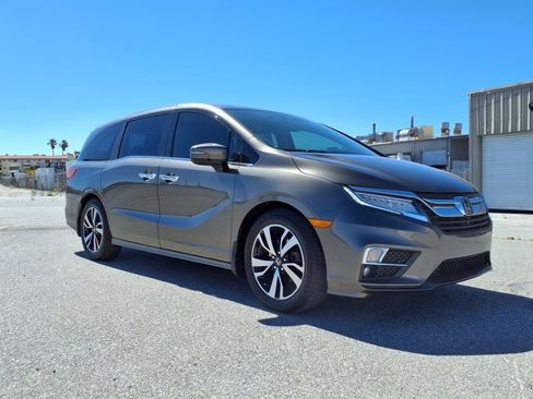 Used 2020 Honda Odyssey Elite image 2