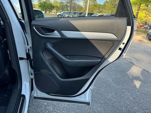 Used 2018 Audi Q3 2.0T Premium w/ Convenience Package AWD/4WD image 12