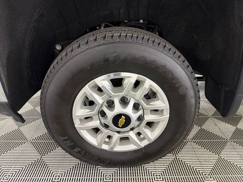 Used 2025 Chevrolet Silverado 2500 LT w/ Convenience Package image 11