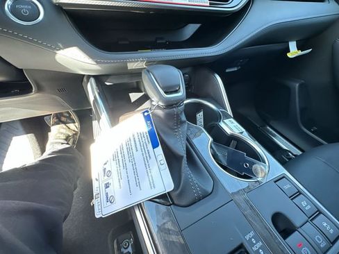 New 2026 Toyota Highlander Platinum image 25