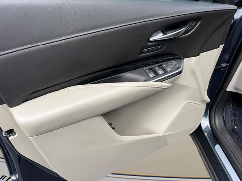 Used 2020 Cadillac XT4 Premium Luxury FWD image 10
