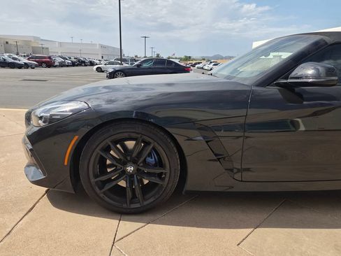 Used 2025 BMW Z4 M40i w/ Premium Package RWD image 3