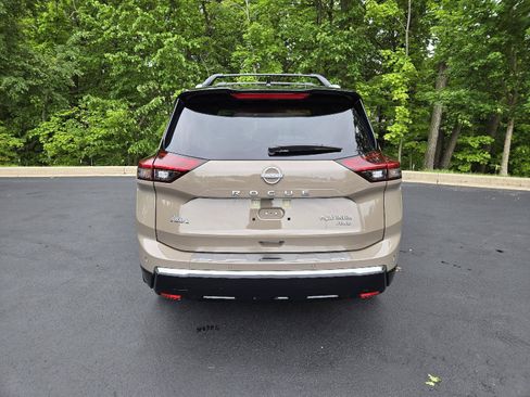 Used 2025 Nissan Rogue Platinum w/ Platinum Premium Package AWD/4WD image 8