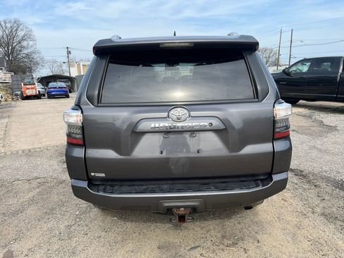 Used 2016 Toyota 4Runner SR5 Premium image 7