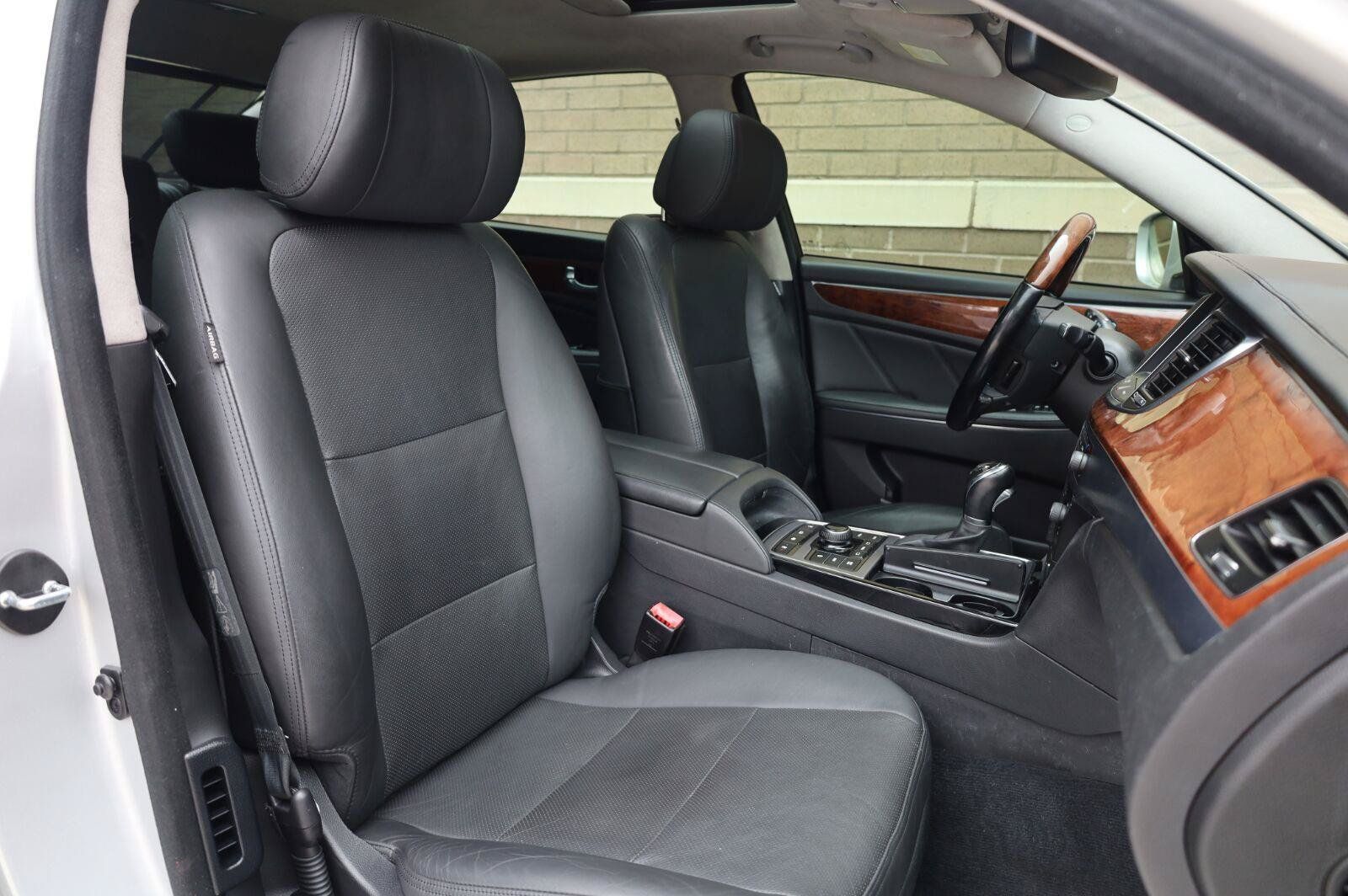 Used 2015 Hyundai Equus Signature RWD image 31