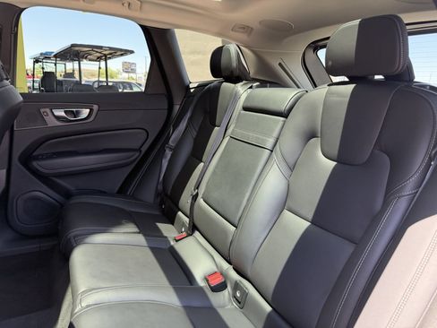 Used 2022 Volvo XC60 B6 Inscription w/ Advanced Package AWD/4WD image 39