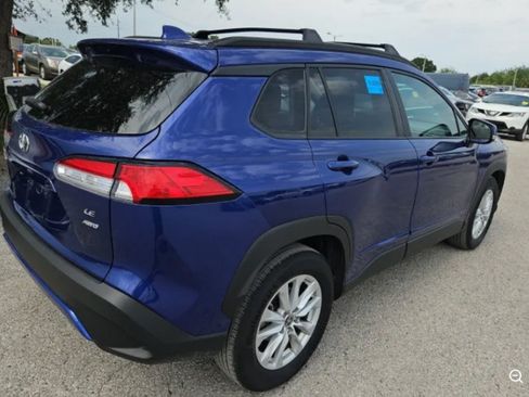 Used 2023 Toyota Corolla Cross LE w/ Moonroof Package AWD/4WD image 3