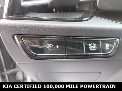 Certified 2024 Kia Niro LX image 17