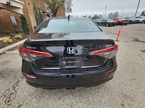 Used 2023 Honda Civic Sport image 8