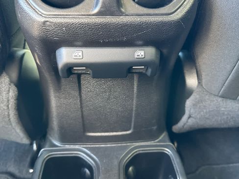 Used 2021 Jeep Wrangler Unlimited Sport S image 45