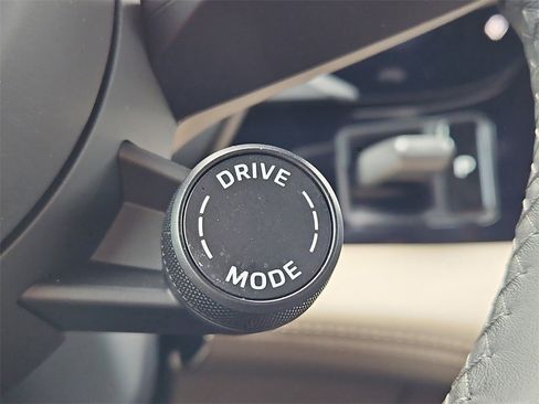 Certified 2025 Porsche Taycan image 19