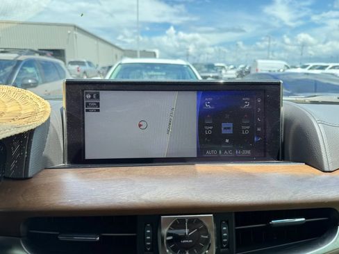 Used 2017 Lexus LX 570 4WD w/ Luxury Package image 14