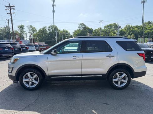 Used 2016 Ford Explorer XLT w/ Equipment Group 202A AWD/4WD image 5
