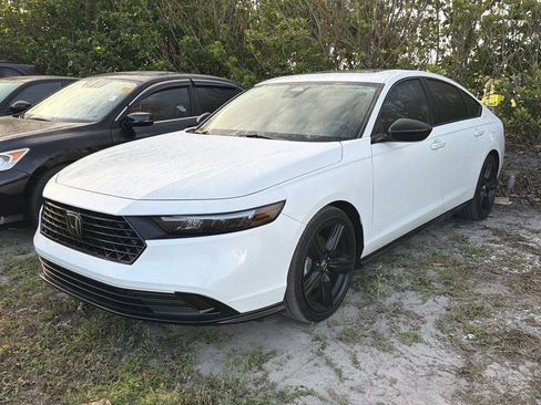 Used 2024 Honda Accord Sport image 3