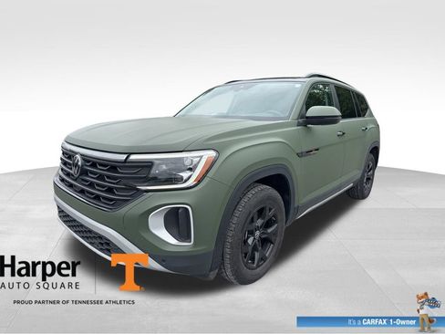 Used 2024 Volkswagen Atlas Peak Edition SE AWD/4WD image 1