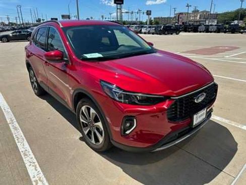 Used 2023 Ford Escape Platinum w/ Premium Technology Package AWD/4WD image 1