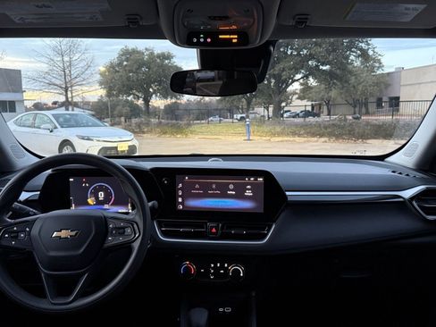 Used 2025 Chevrolet TrailBlazer LT image 33