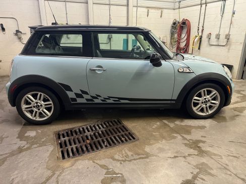 Used 2011 MINI Cooper S image 3