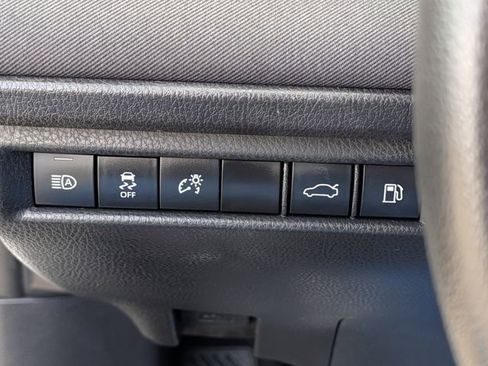 Used 2025 Toyota Camry LE image 23