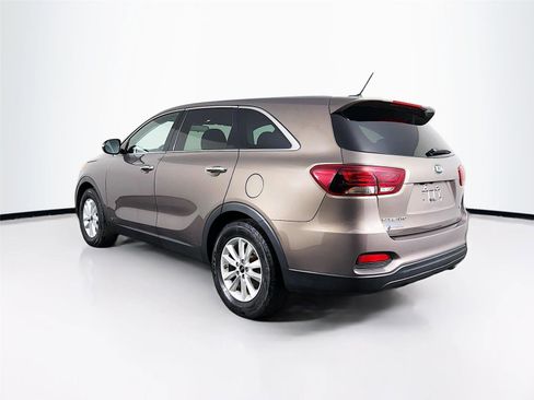 Used 2019 Kia Sorento LX image 5