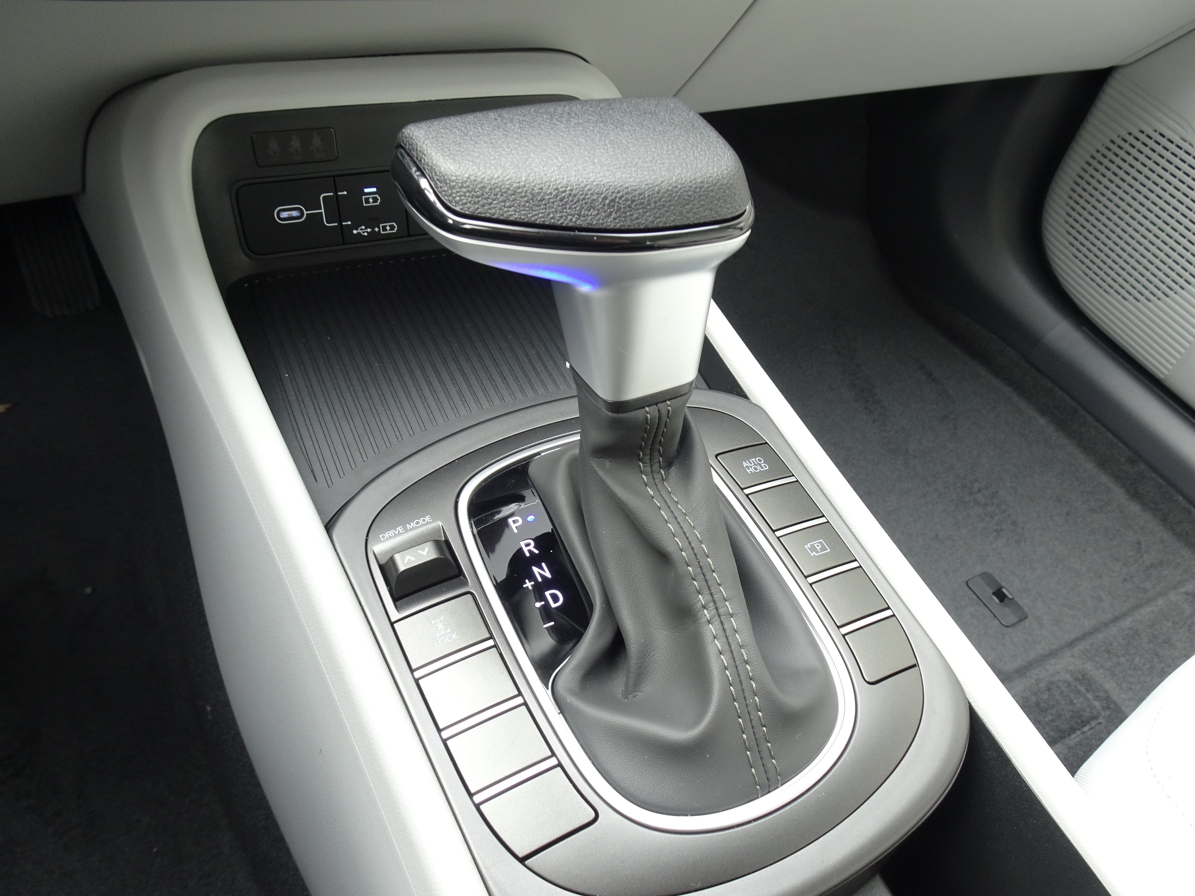 New 2026 Hyundai Kona SE AWD/4WD image 12