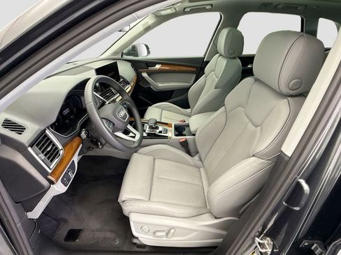 Certified 2024 Audi Q5 e Premium Plus w/ Premium Plus Package AWD/4WD image 17