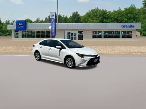 Used 2022 Toyota Corolla LE FWD image 6