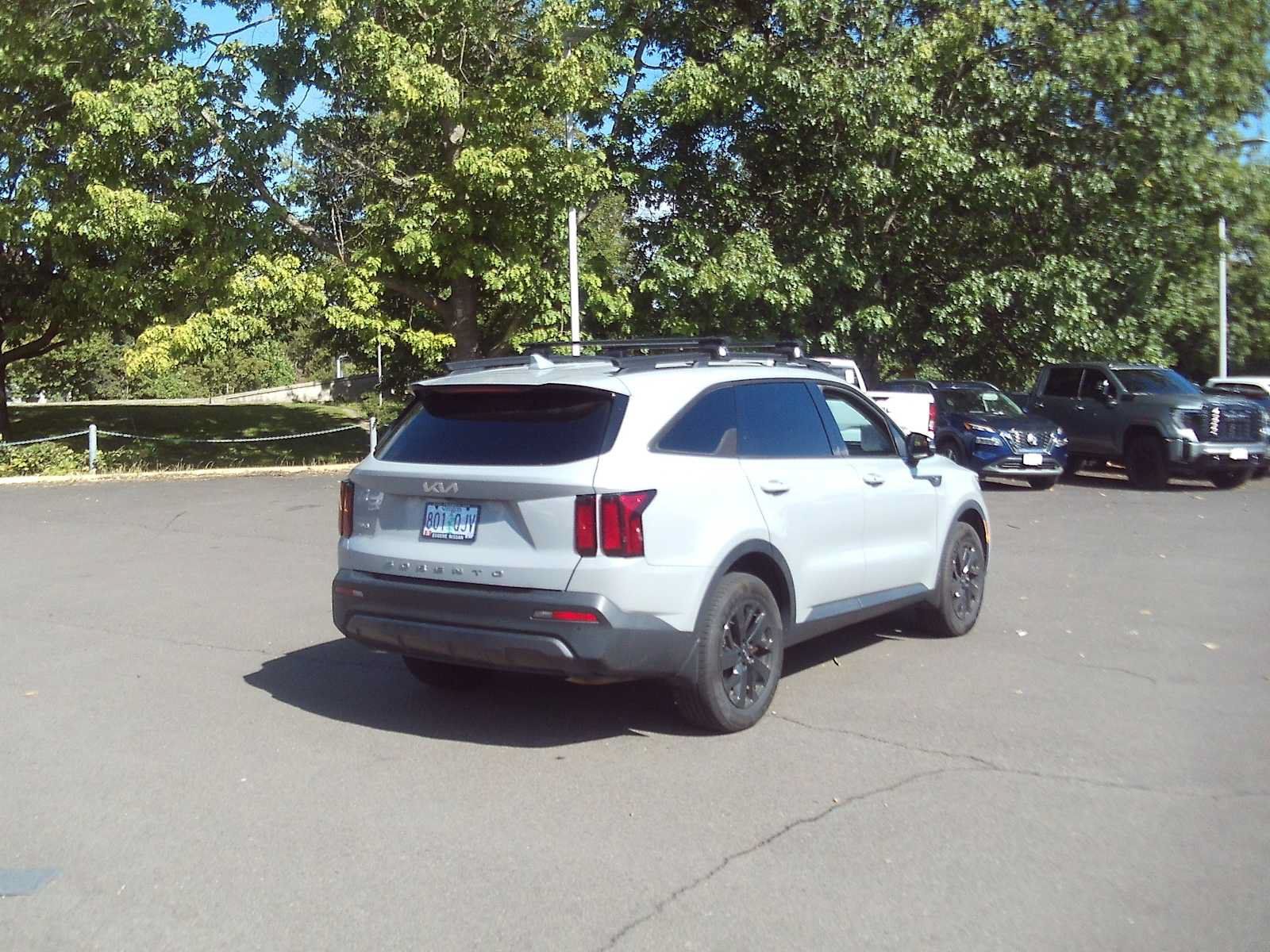 Used 2022 Kia Sorento S AWD/4WD image 5