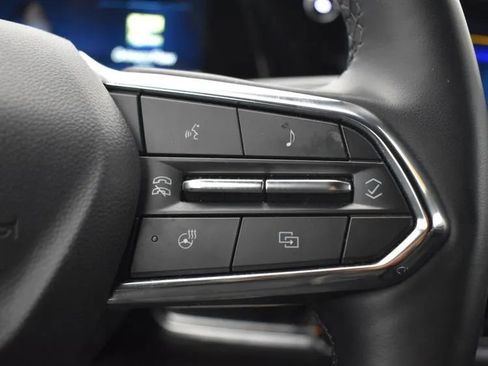Used 2025 Chevrolet Equinox LT FWD image 23
