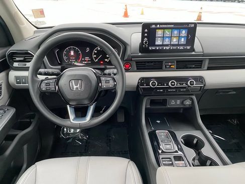 Certified 2025 Honda Pilot EX-L image 16