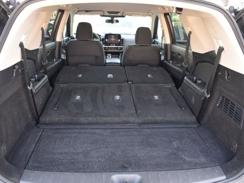 Used 2024 Nissan Pathfinder SV FWD image 53