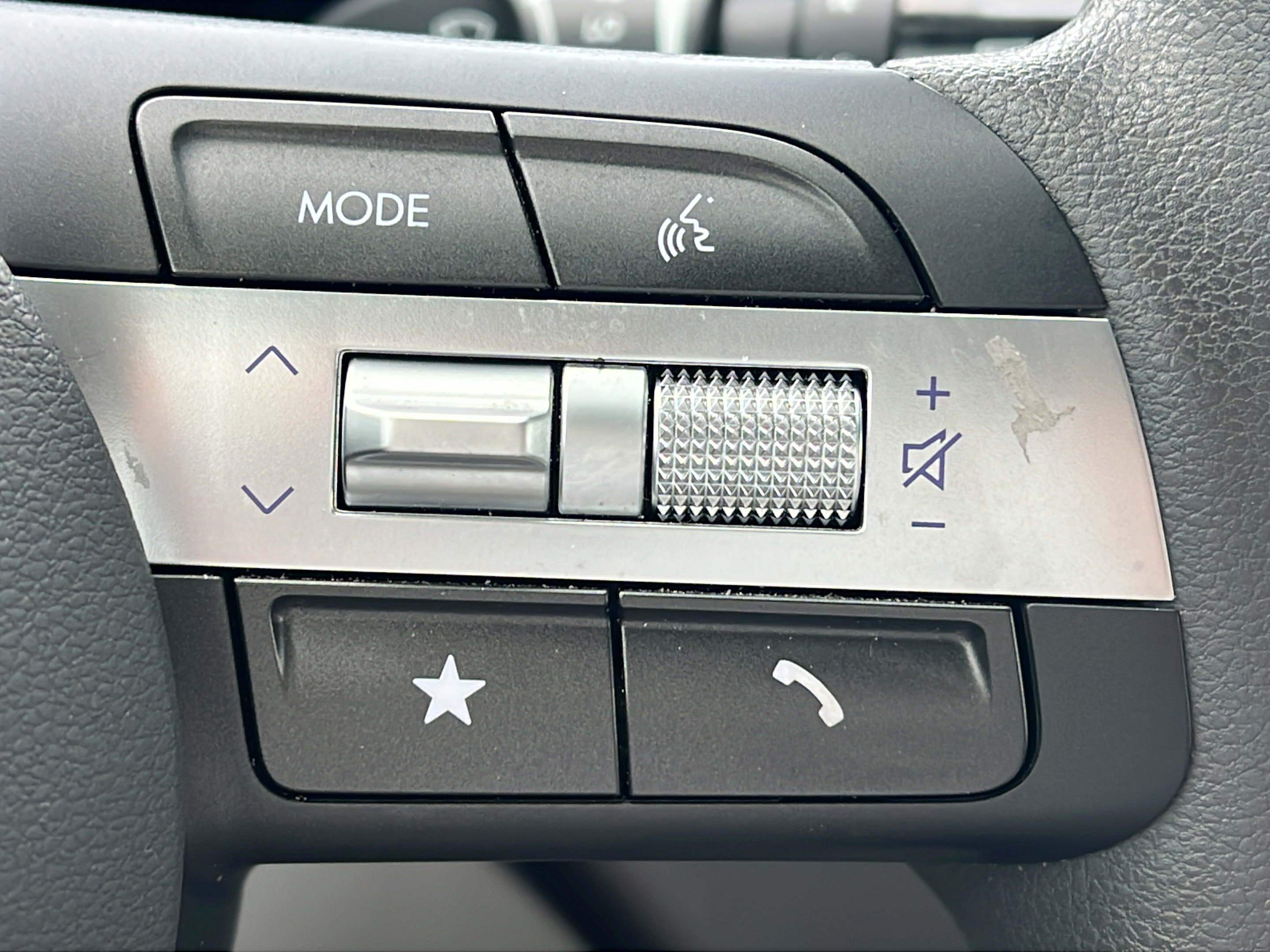 Certified 2025 Hyundai Kona SE FWD image 20
