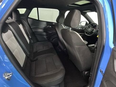 Used 2024 Chevrolet Trax RS w/ Sunroof Package FWD image 29