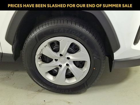 Used 2024 Toyota RAV4 LE AWD/4WD image 9
