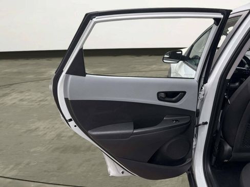 Used 2020 Hyundai Kona SE AWD/4WD image 15