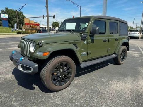 Used 2023 Jeep Wrangler Unlimited Sahara w/ Cold Weather Group AWD/4WD image 4