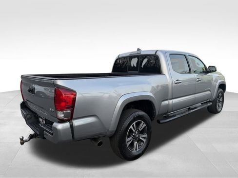 Used 2016 Toyota Tacoma TRD Sport w/ Exterior Package image 10