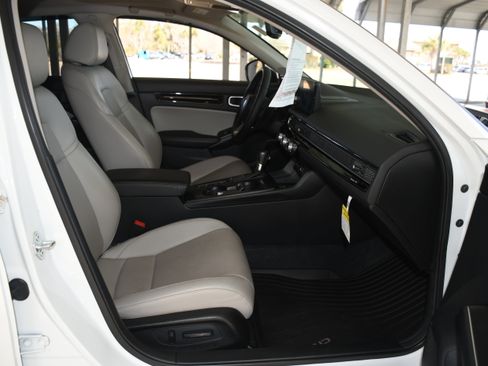 Used 2024 Honda Civic Touring image 21