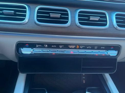 Used 2025 Mercedes-Benz GLS 450 4MATIC image 22
